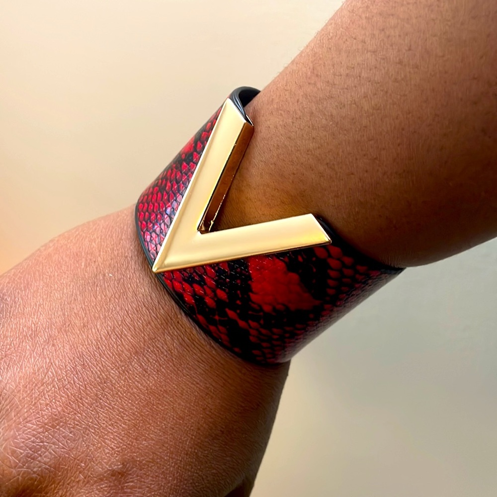 Red and Black V Snake-print Leather Cuff Bracelet